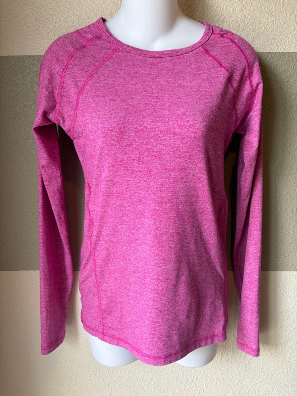 Reva Women’s Small Long Sleeve Top Heathered Pink Made in USA Thumbholes Workout